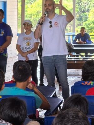 Em alusão ao Setembro Amarelo, mês de prevenção ao suicídio e valorização da vida, o Ministério Público do Estado do Amazonas (MPAM) promoveu uma palestra para os alunos da Escola Municipal Rui Barbosa, na comunidade Ressaca do Pesqueiro, zona rural de Manaquiri. 